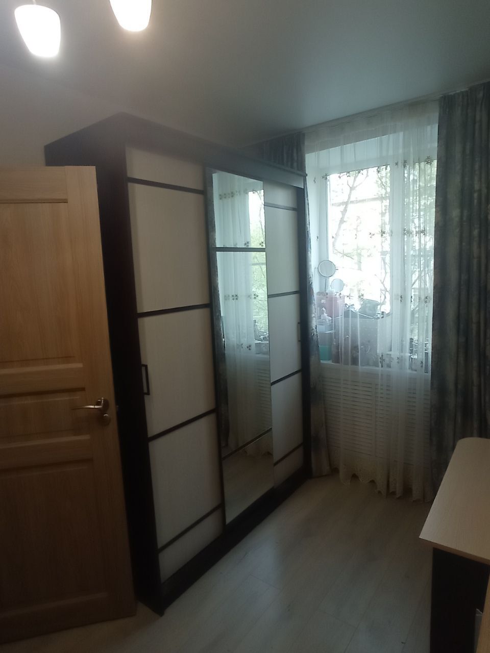 Шкаф-купе трехдверный Арника Карелия