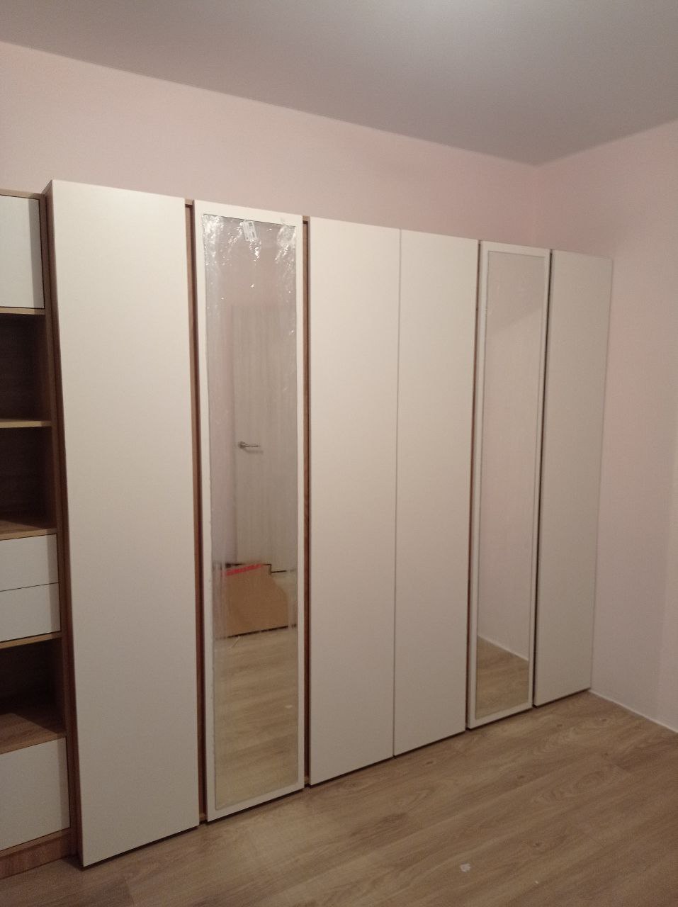 Шкаф 3х створчатый с зеркалом СтендМебель Хелен ШК 02