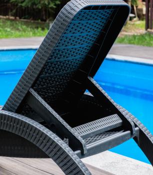 Пластиковый шезлонг ROYAL FAMILY MARK