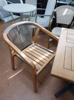 Кресло деревянное с подушками ReeHouse Pablito