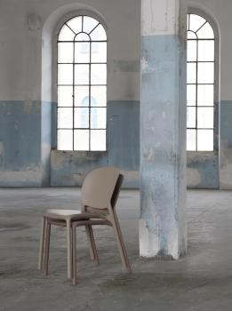 Стул пластиковый Scab Design Hug