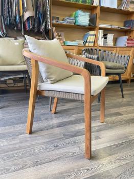 Кресло деревянное с подушками ReeHouse Pablito