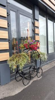 Цветочница M-group КАРЕТА (3 горшка + полки)