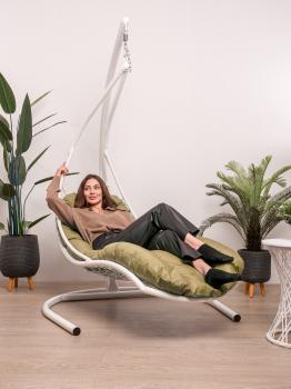 Подвесное кресло M-group ЛЕЖАЧЕЕ, с ротангом белое