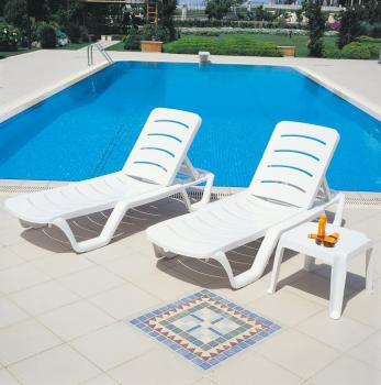 Столик для шезлонга пластиковый ReeHouse Zambak