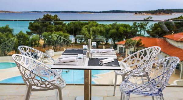 Кресло прозрачное ReeHouse Siesta Contract Crystal