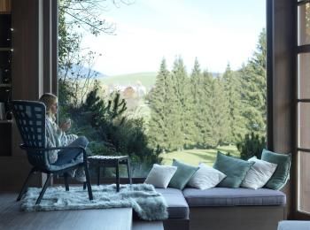 Лаунж-кресло пластиковое с подушкой ReeHouse Folio