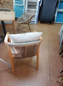 Кресло деревянное с подушками ReeHouse Pablito