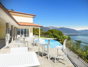 Стол пластиковый барный складной ReeHouse Sky Folding Bar Table 60