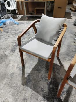 Кресло деревянное с подушками ReeHouse Pablito