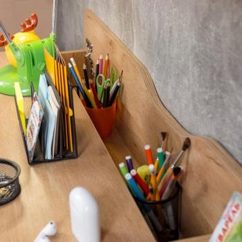 Стол письменный Глазов-мебель Лойс 84