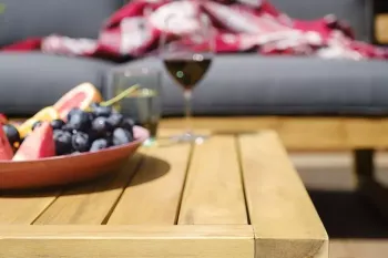 Кофейный стол из акации Joygarden BOOKA натуральный тик