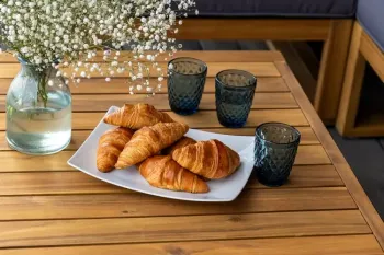 Кофейный стол из акации Joygarden BOOKA натуральный тик