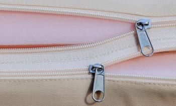 Пластиковый шезлонг ROYAL FAMILY MARK (с матрасом)