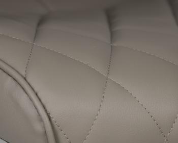 Офисное кресло для руководителей Dobrin BENJAMIN