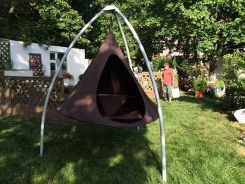 Коричневый