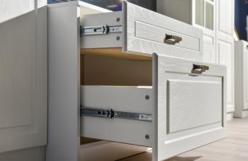 Гостиная Mobi Ливерпуль набор мебели 7 Витрина + Тумба + Шкаф навесной + Полка + Шкаф для одежды + Карниз 1000 + Карниз 500